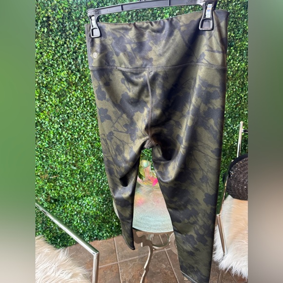 Zella joggers size M - Picture 4 of 5